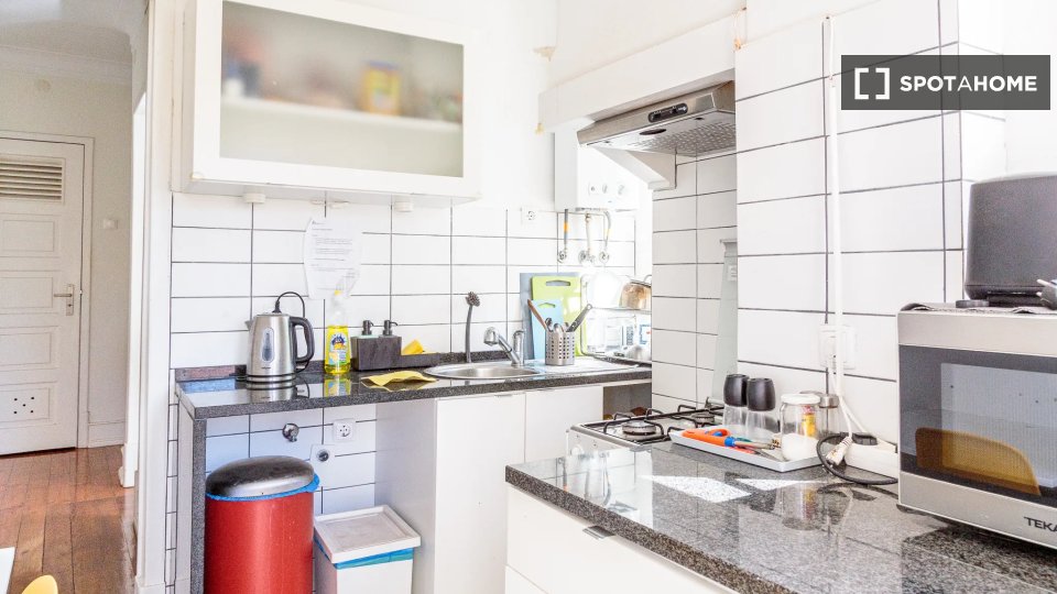 Double room Lisbon, 4 beds — photo 16