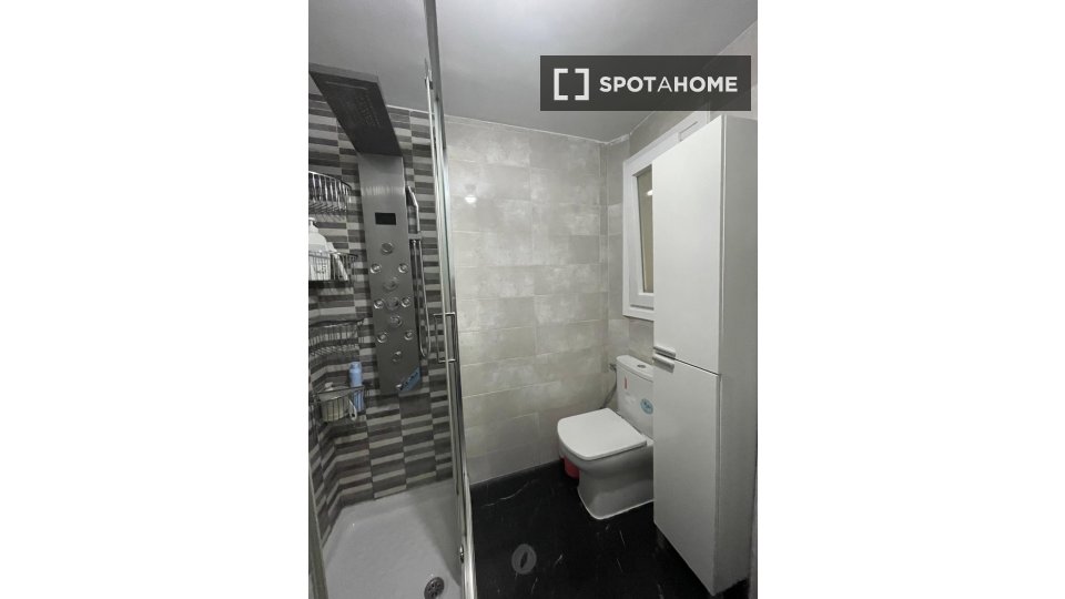 Double room Madrid, 4 beds — photo 10