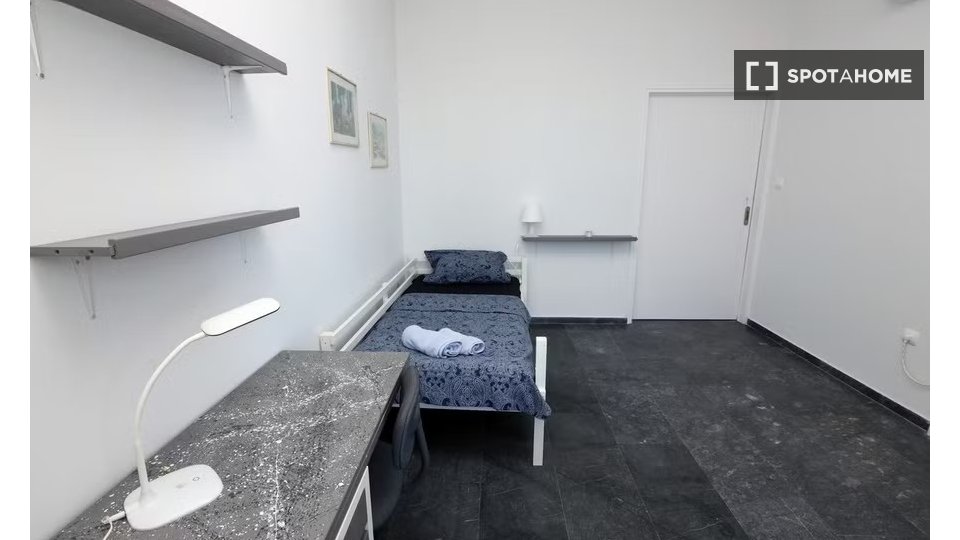 Double room Athens, 4 beds — photo 13