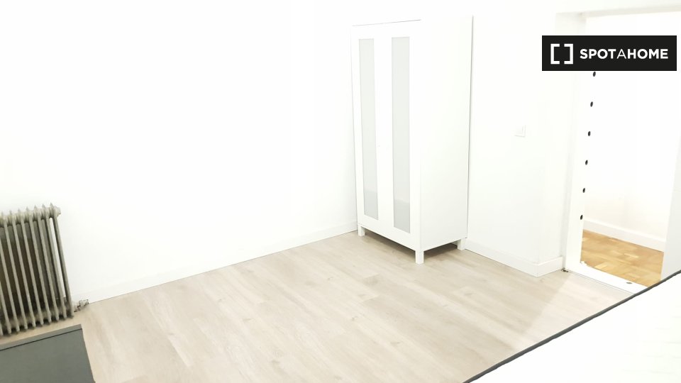 Double room Madrid, 8 beds, 170m² — photo 5