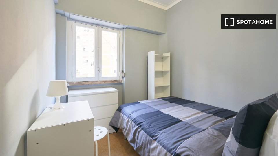 Double room Lisbon, 6 beds — photo 14