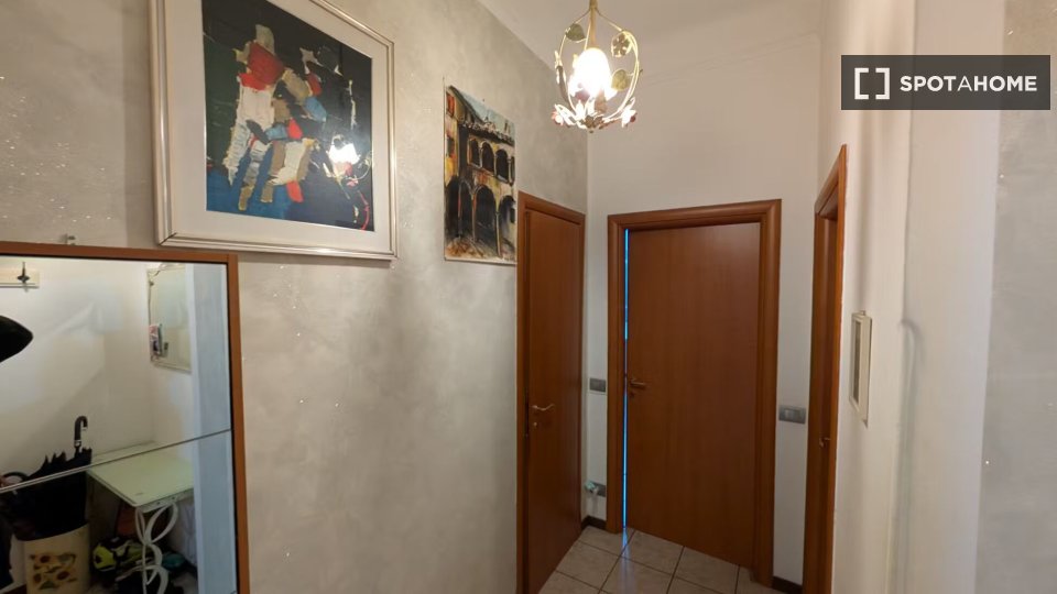 Double room Milan, 3 beds, 90m² — photo 8