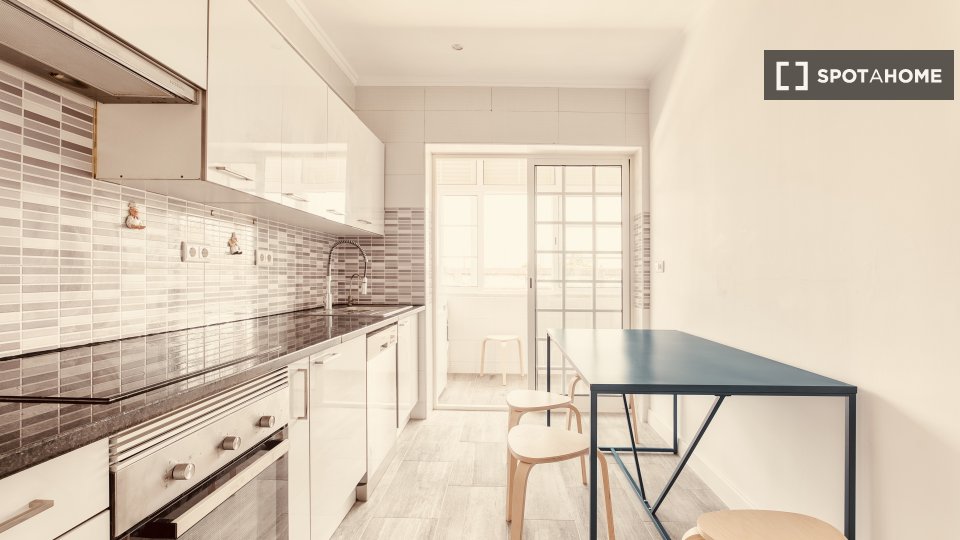 Double room Lisbon, 5 beds — photo 2