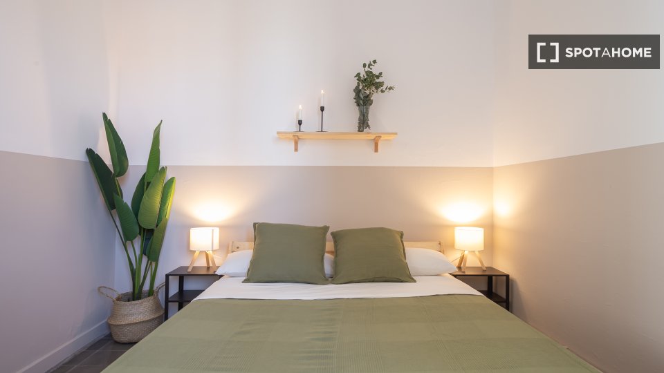 Double room Barcelona, 4 beds, 90m² — photo 7