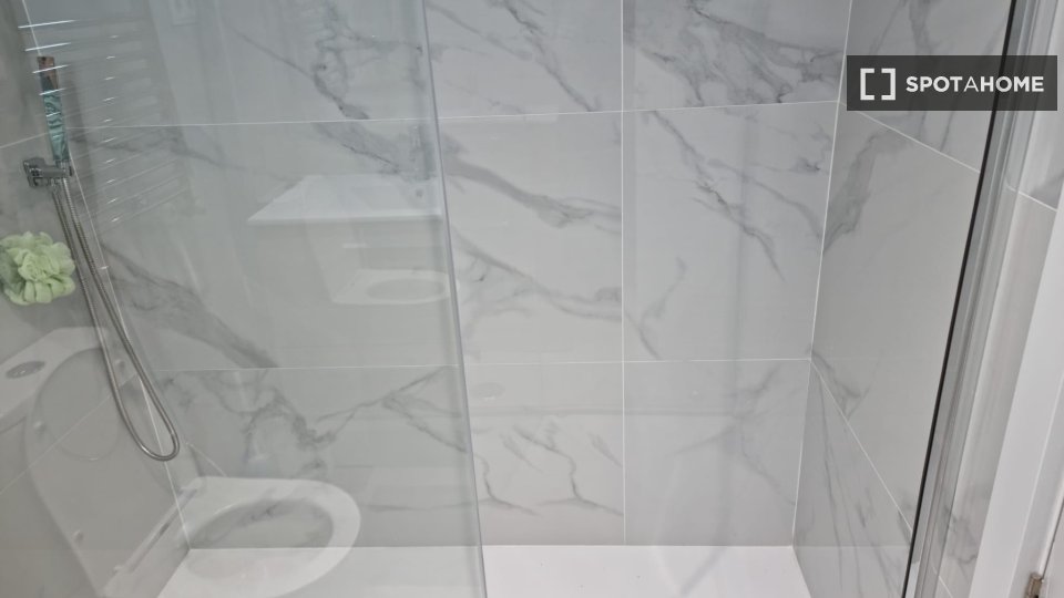 Double room Madrid, 4 beds, 100m² — photo 6