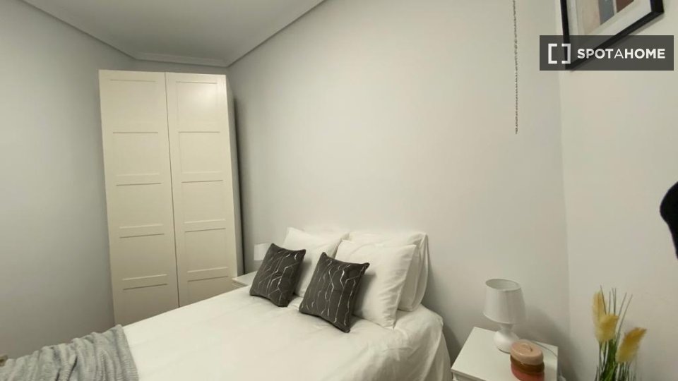 Double room Madrid, 5 beds — photo 6