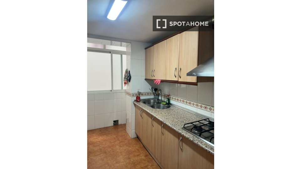 Double room Granada, 4 beds, 120m² — photo 2