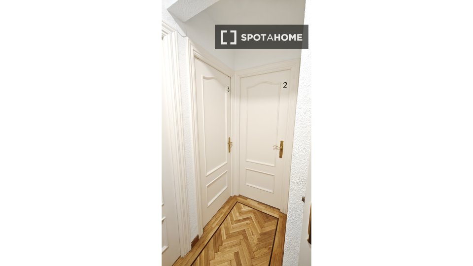 Double room Madrid, 1 bed — photo 1