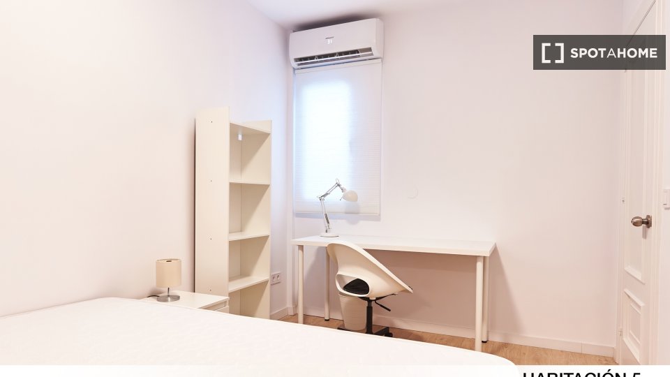 Double room Seville, 5 beds — photo 62