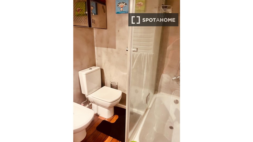 Double room Lisbon, 3 beds, 100m² — photo 5
