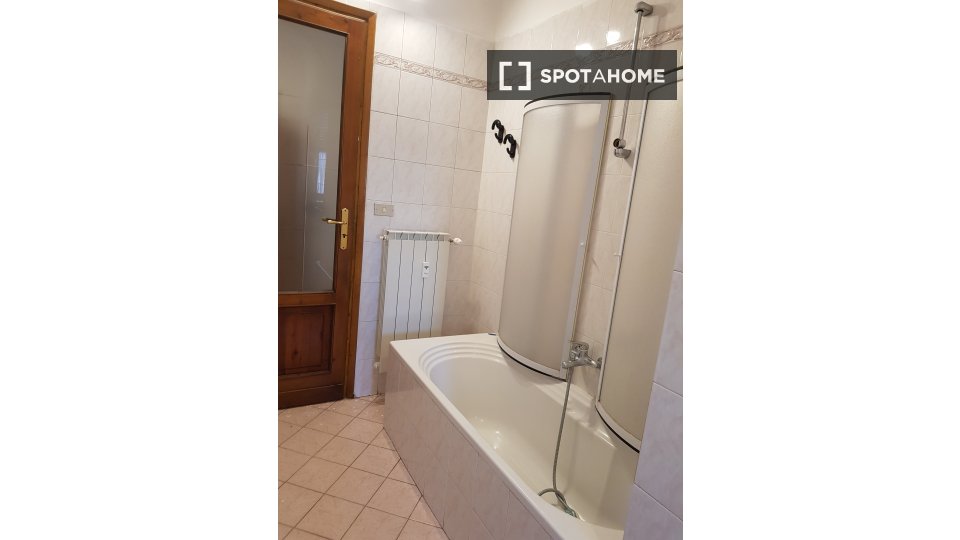Double room Turin, 3 beds, 96m² — photo 5