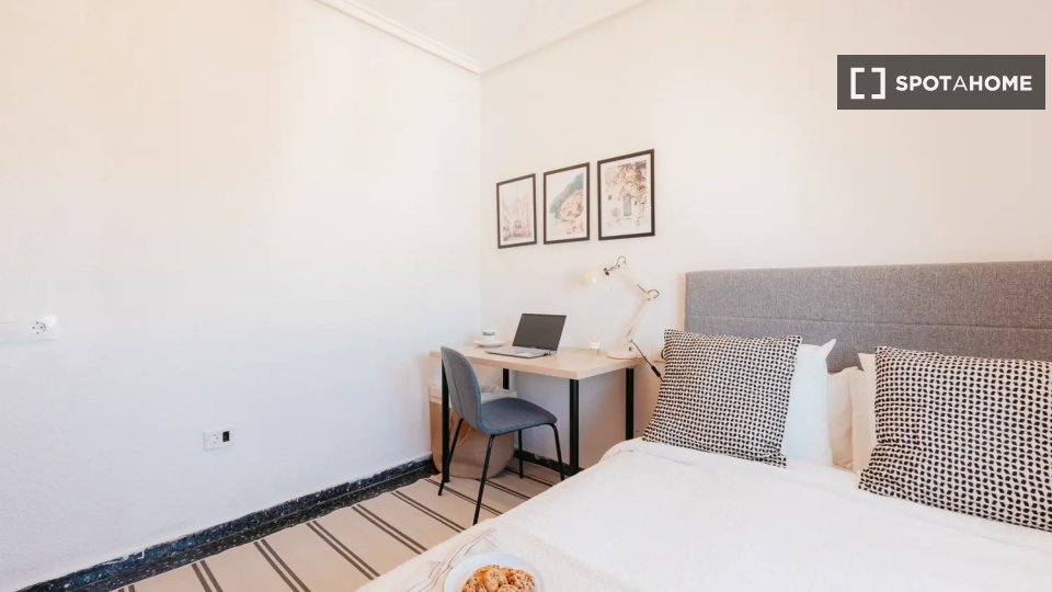 Double room Valencia, 5 beds — photo 19