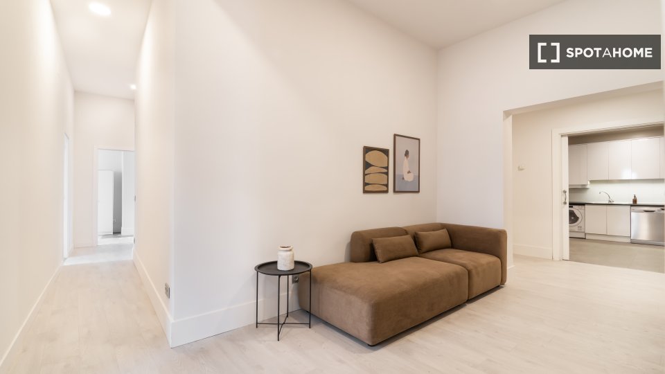 Double room Madrid, 7 beds, 230m² — photo 3