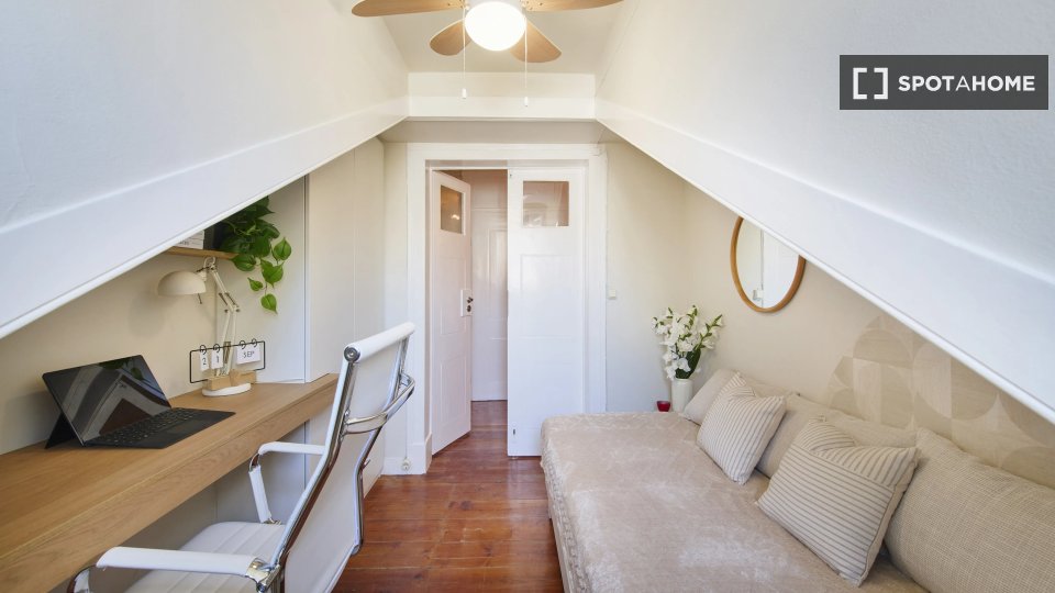 Double room Lisbon, 7 beds — photo 8