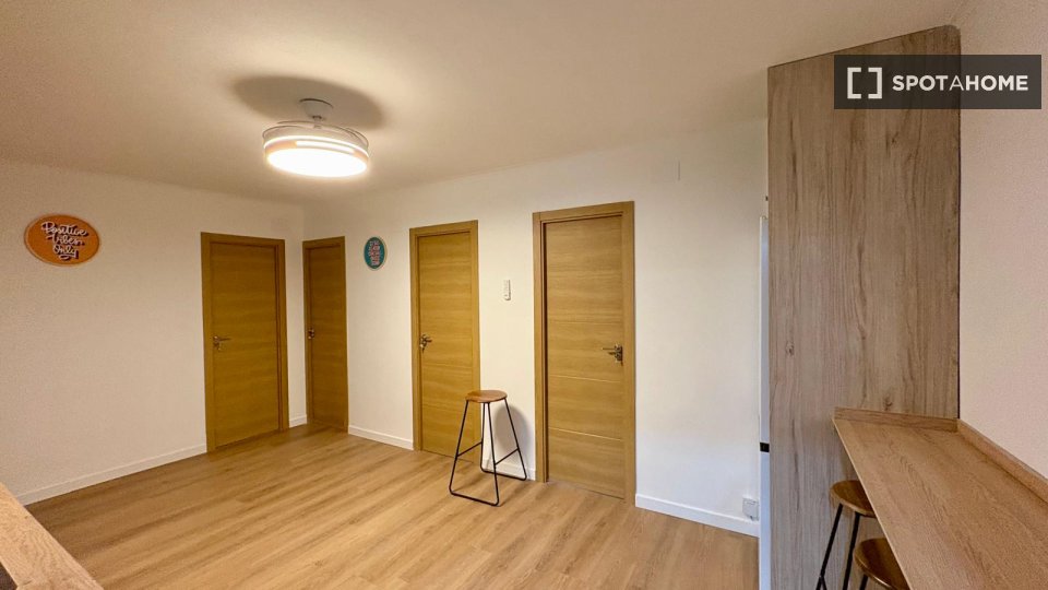 Double room Valencia, 5 beds, 70m² — photo 15
