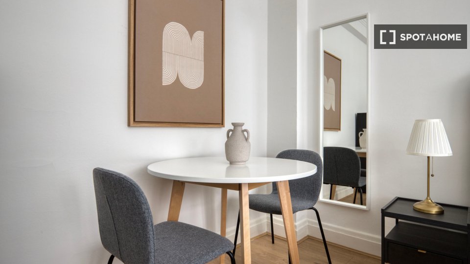 Apartment mono London — photo 2