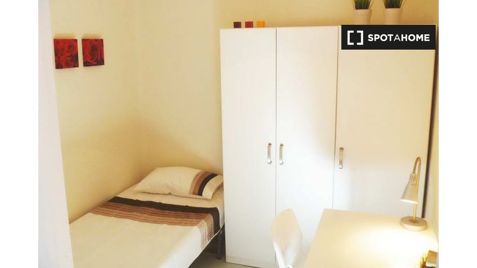 Double room Madrid, 4 beds — photo 12