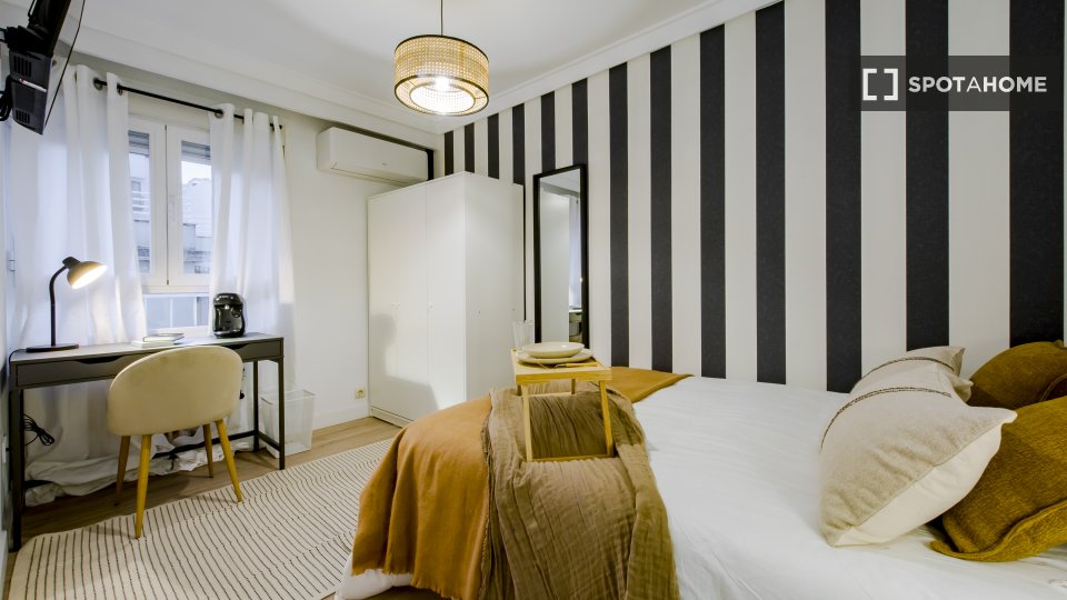 Double room Madrid, 8 beds — photo 1