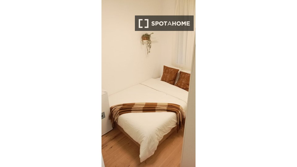 Double room Madrid, 7 beds — photo 2