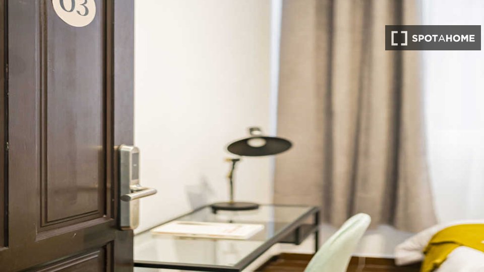 Double room Madrid, 6 beds — photo 40