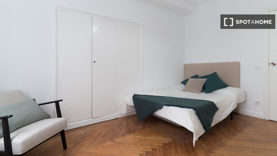 Double room Madrid, 10 beds, 380m² — photo 12