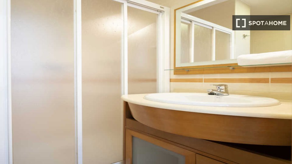 Double room Madrid, 12 beds — photo 78