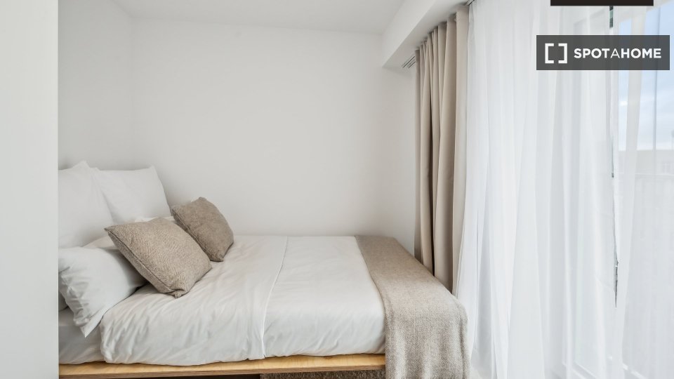Double room Berlin, 4 beds, 74m² — photo 10