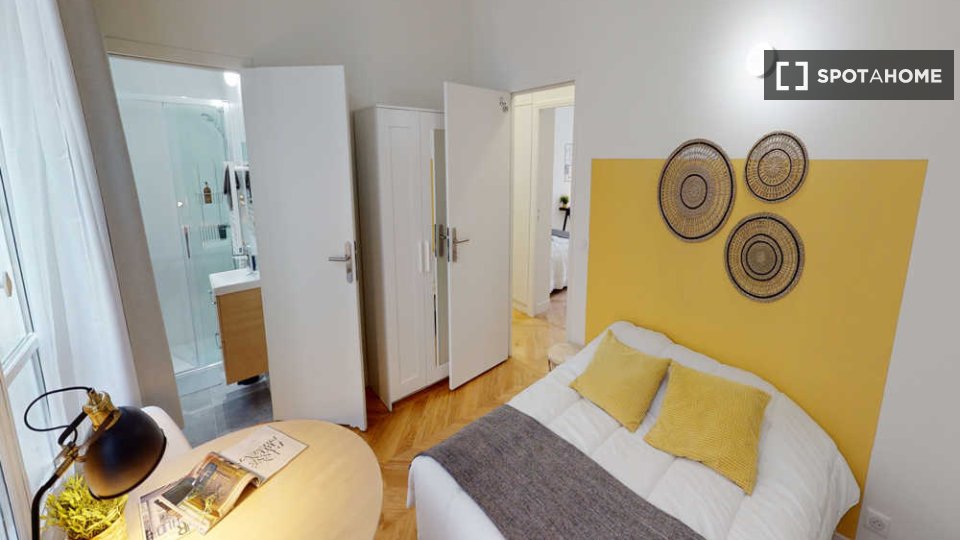 Double room Paris, 9 beds, 220m² — photo 8
