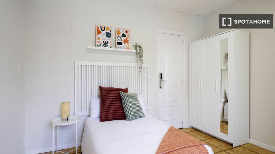 Double room Madrid, 8 beds — photo 21