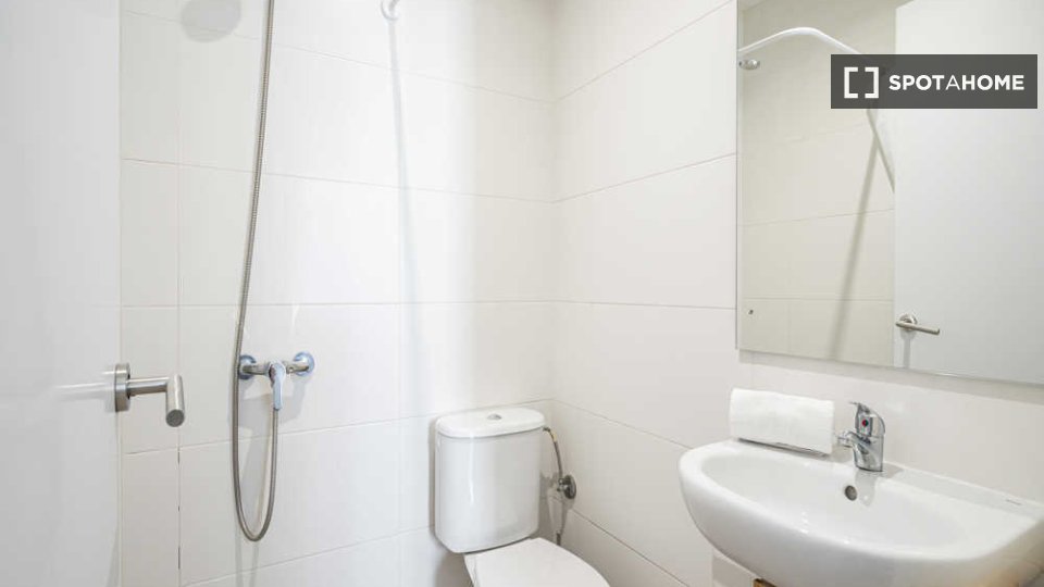 Double room Madrid, 67 beds — photo 32