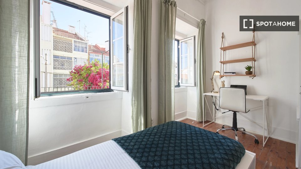 Double room Lisbon, 13 beds — photo 11
