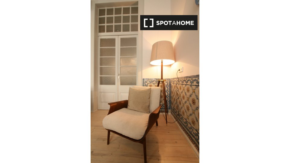 Apartment Lisbon, 3 beds, 130m² — photo 10