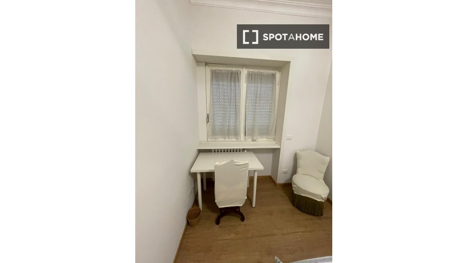 Double room Rome, 3 beds — photo 5