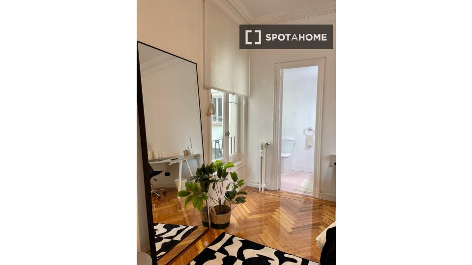 Double room Madrid, 7 beds — photo 10