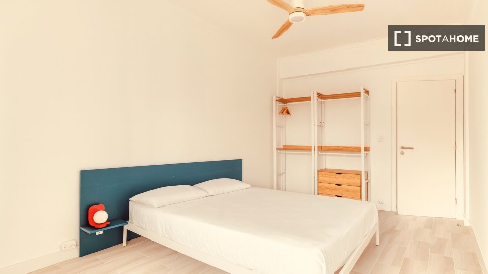 Double room Lisbon, 5 beds — photo 32