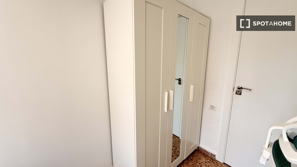 Double room Valencia, 5 beds — photo 2