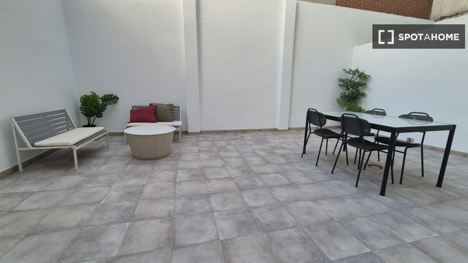 Apartment Madrid, 2 beds, 75m² — photo 2