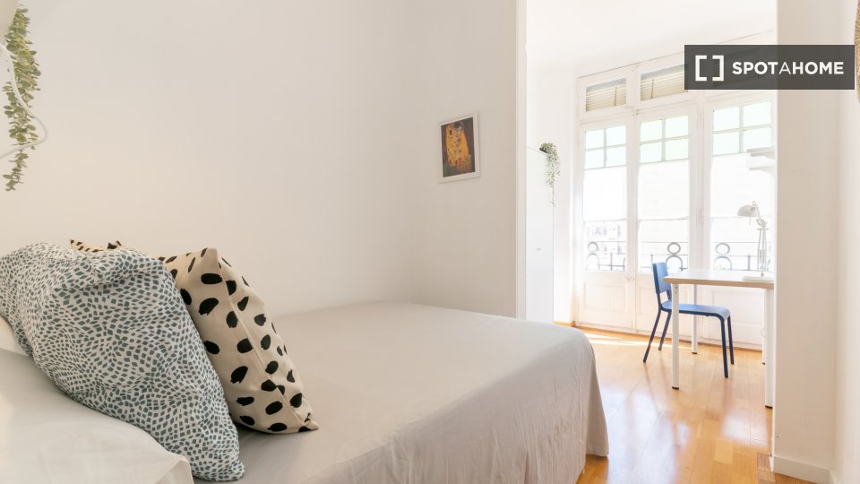 Double room Barcelona, 8 beds — photo 15