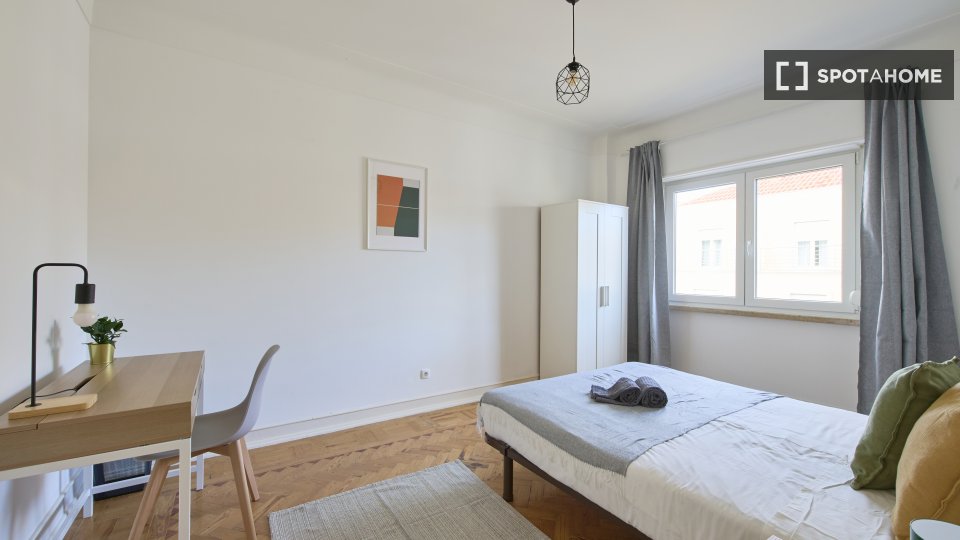 Double room Lisbon, 5 beds — photo 4