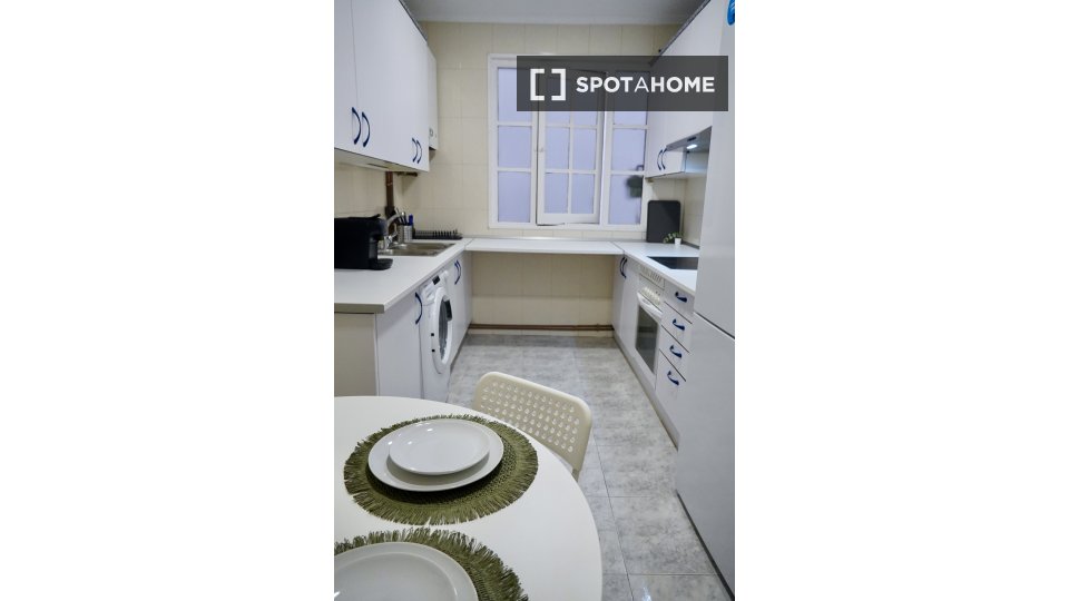 Double room Madrid, 6 beds — photo 90