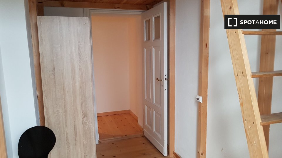 Double room Berlin, 5 beds, 100m² — photo 8