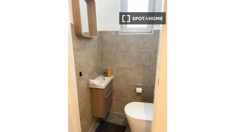Apartment Budapest, 3 beds, 96m² — photo 24