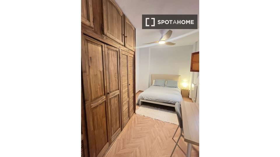 Double room Granada, 4 beds — photo 21