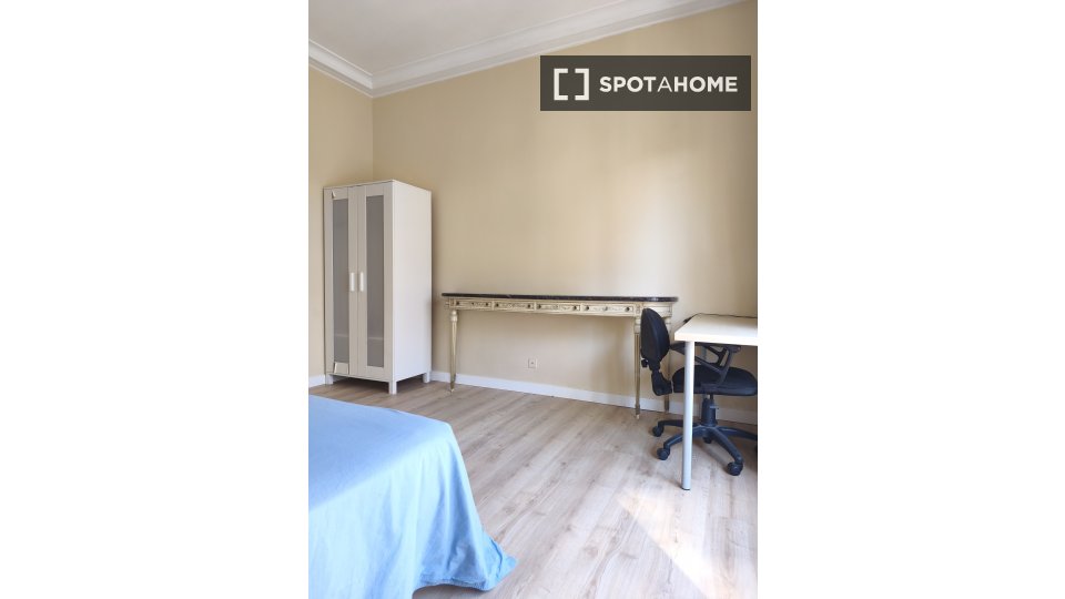 Double room Madrid, 6 beds, 200m² — photo 37