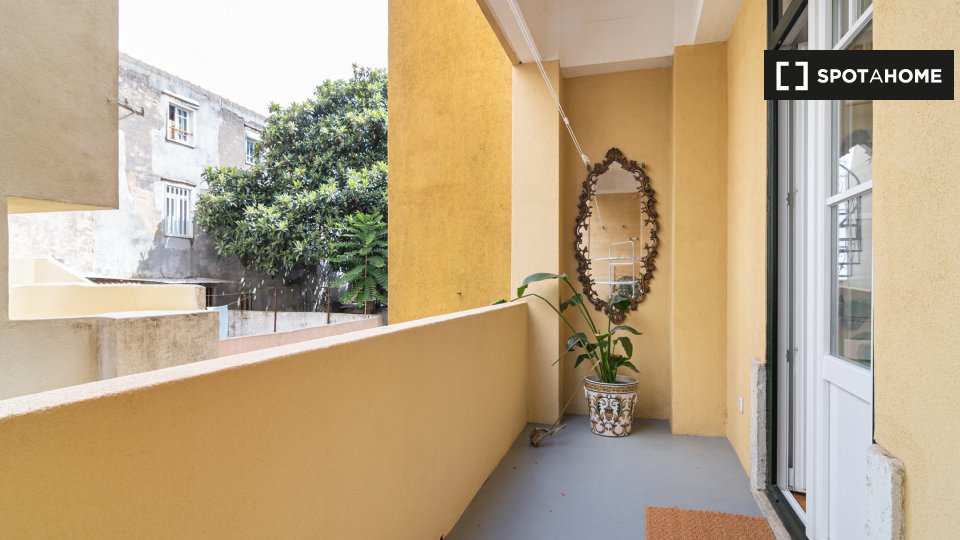 Apartment Lisbon, 2 beds, 129m² — photo 13