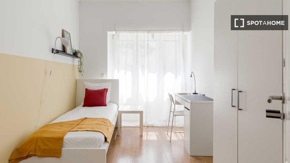 Double room Lisbon, 8 beds — photo 38
