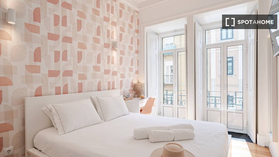 Double room Lisbon, 6 beds, 140m² — photo 22