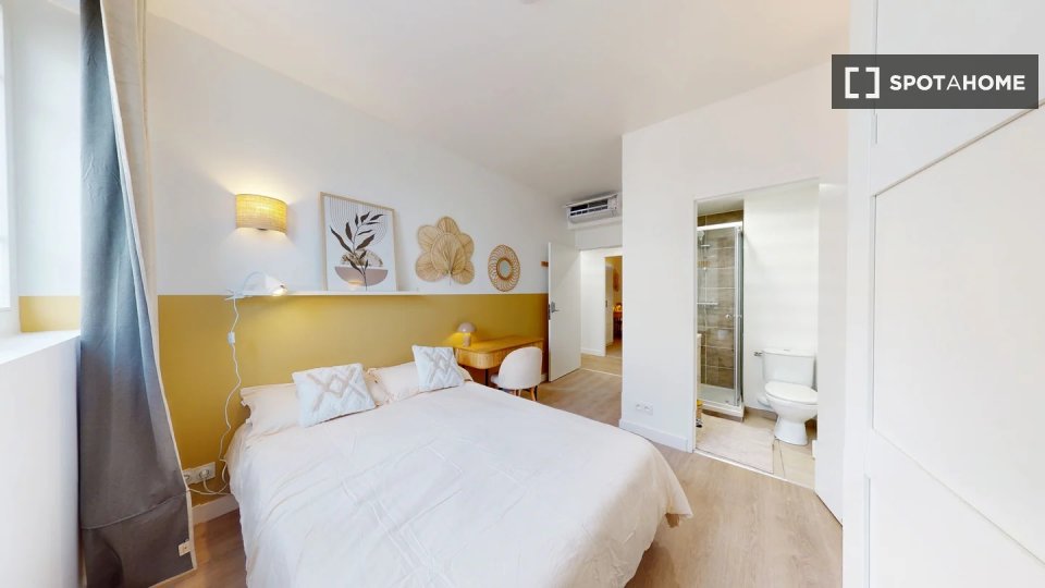 Double room Lyon, 17 beds — photo 33