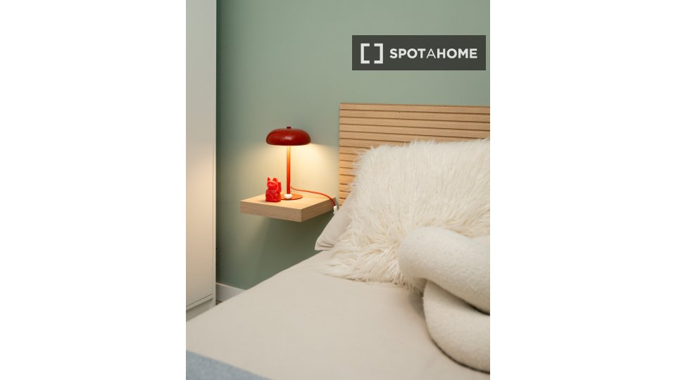 Double room Barcelona, 3 beds, 110m² — photo 4