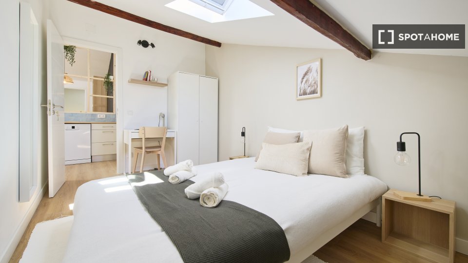 Double room Lisbon, 9 beds — photo 9